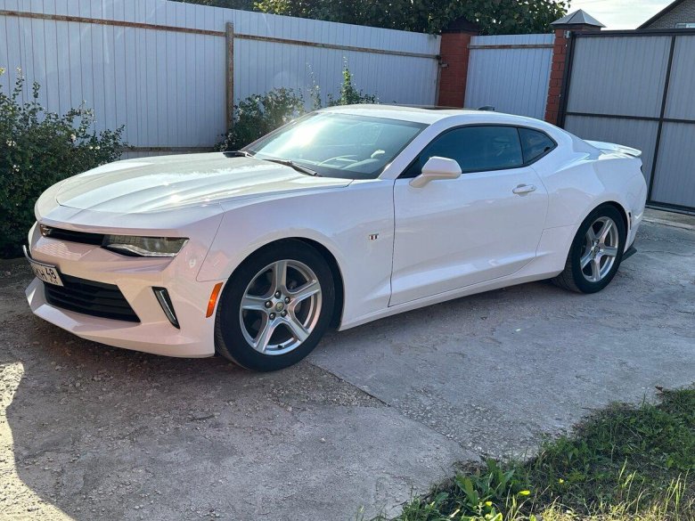 Chevrolet camaro 2016 white