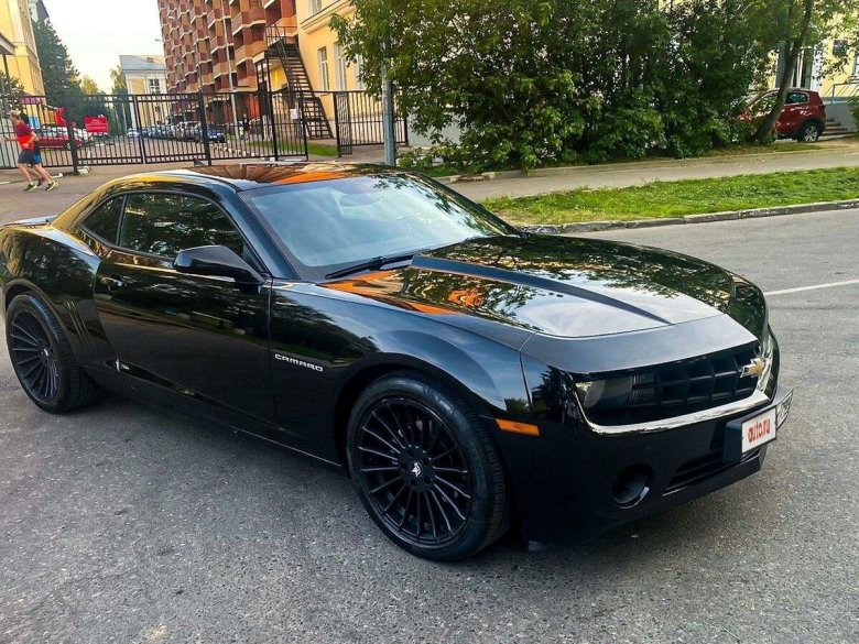 Chevrolet camaro v black