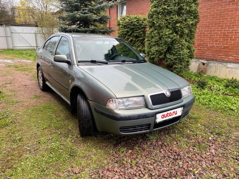 Машина шкода октавия 2001г