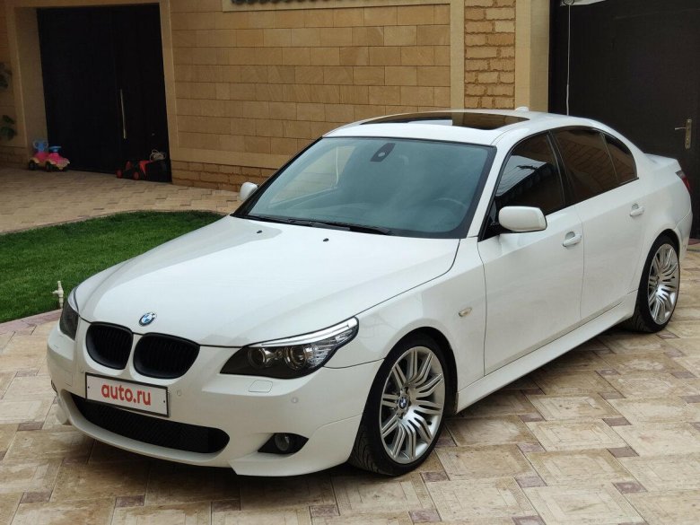 BMW e60 белая