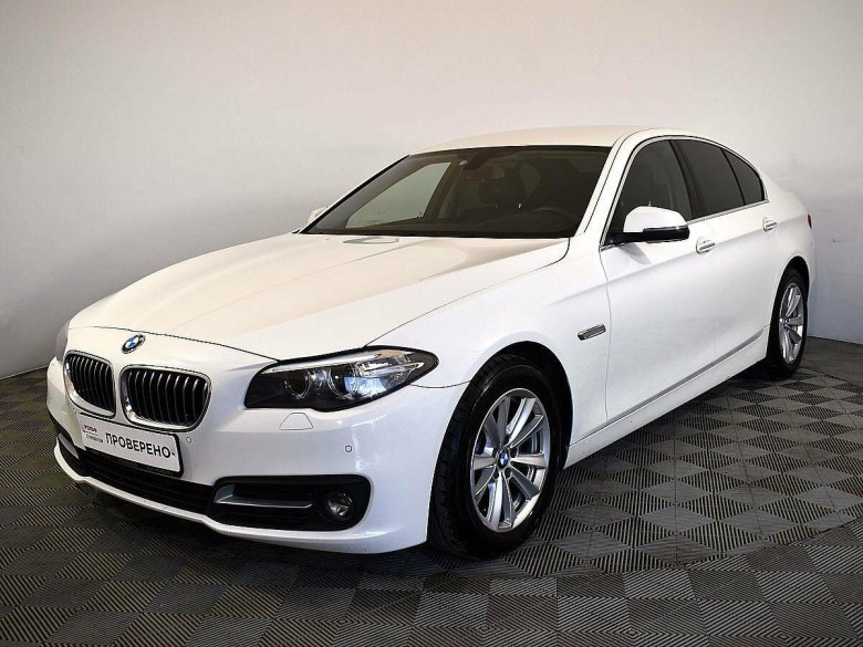 BMW 520i белая