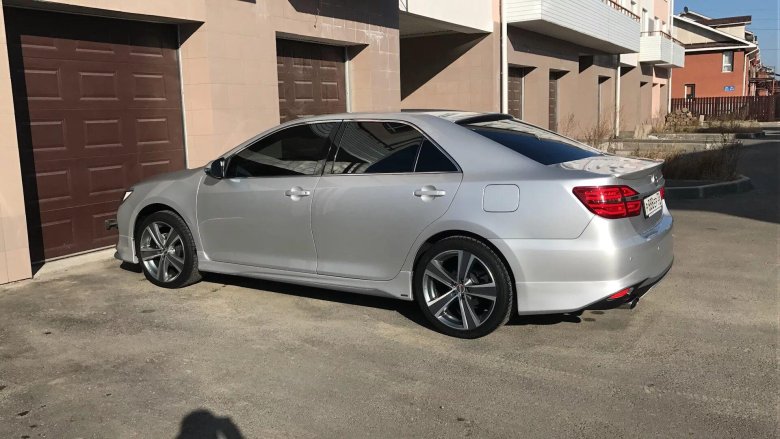 Toyota Camry v50 r19