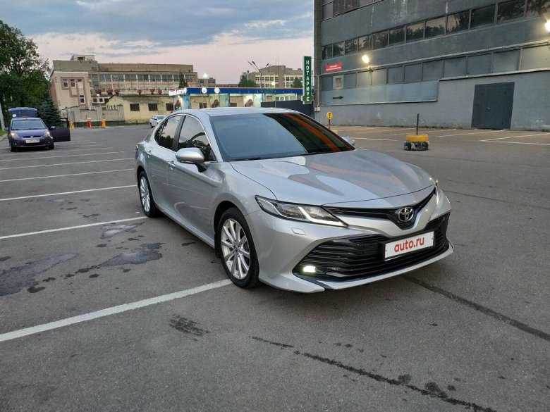 Toyota Camry xv70 Silver