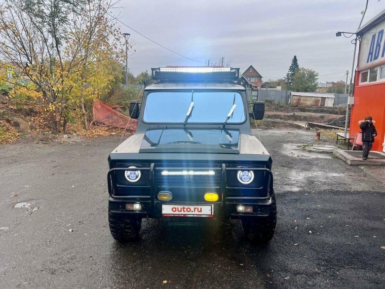 Внедорожник land rover defender