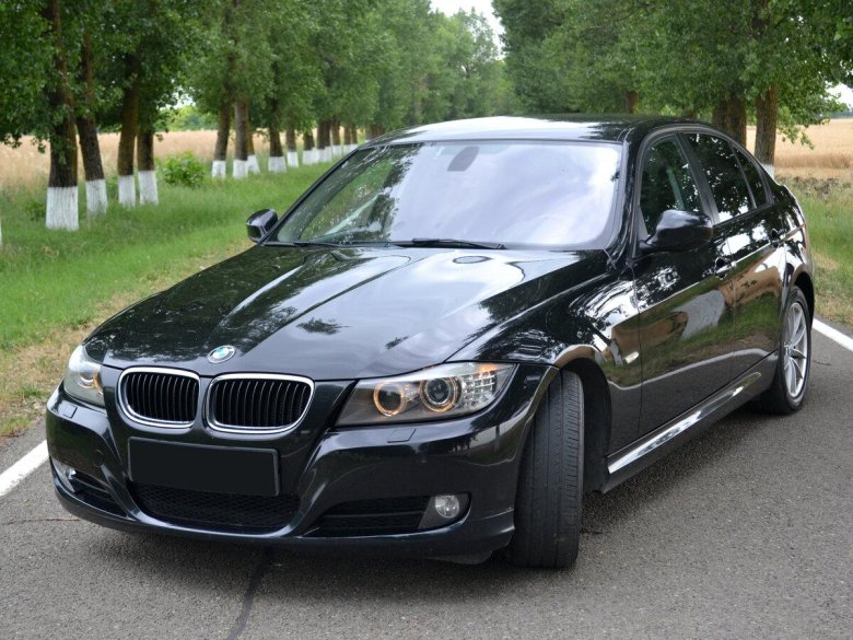 BMW 3 e90 черная