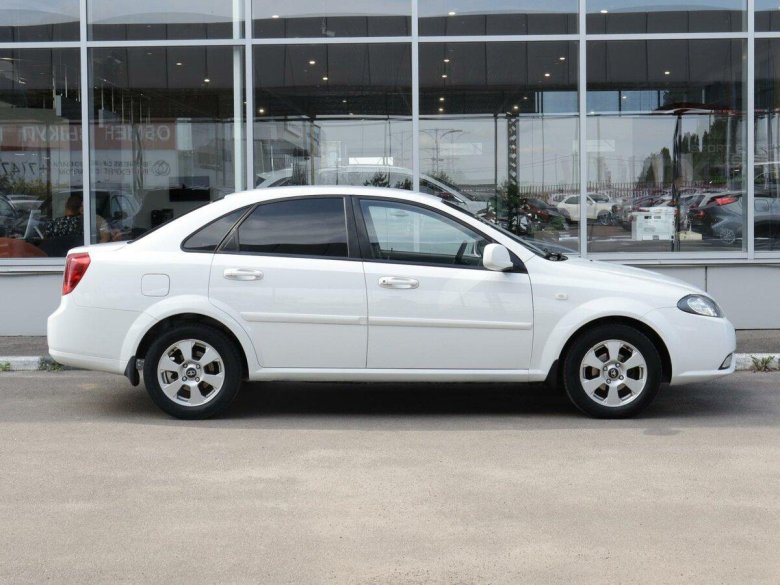 Gentra Chevrolet белый