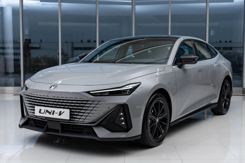 Changan Uni-v 1.5 AMT, 2023