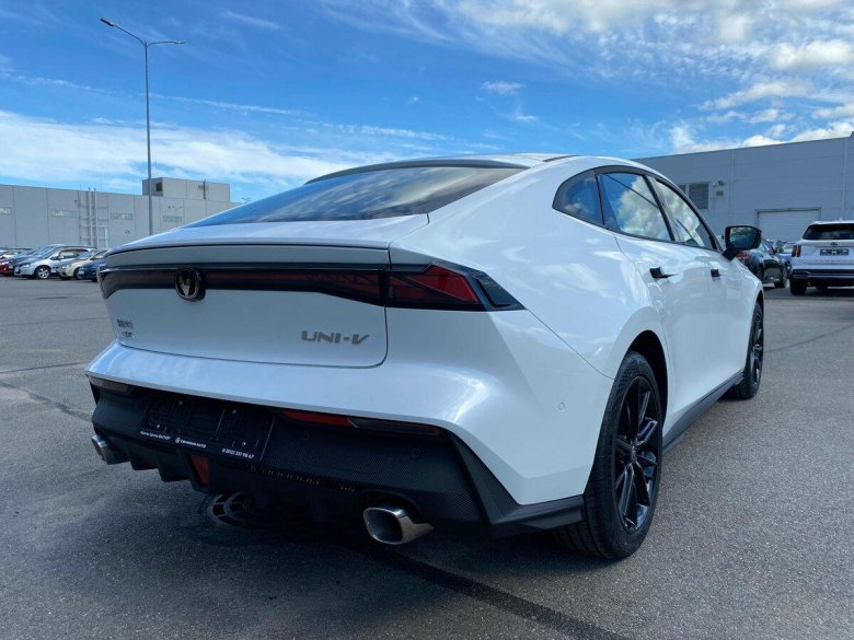 Changan uni v белая