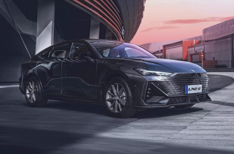 Чанган Uni v 2022