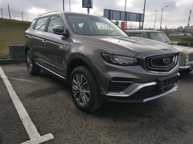 Geely atlas pro серый