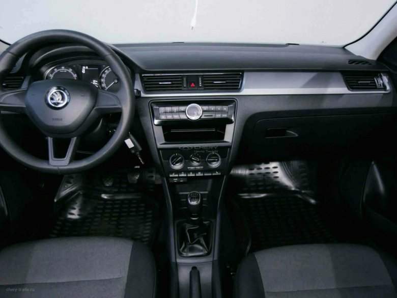Шкода Рапид 2017 салон