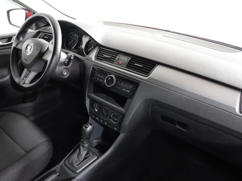 Шкода Рапид 17 года