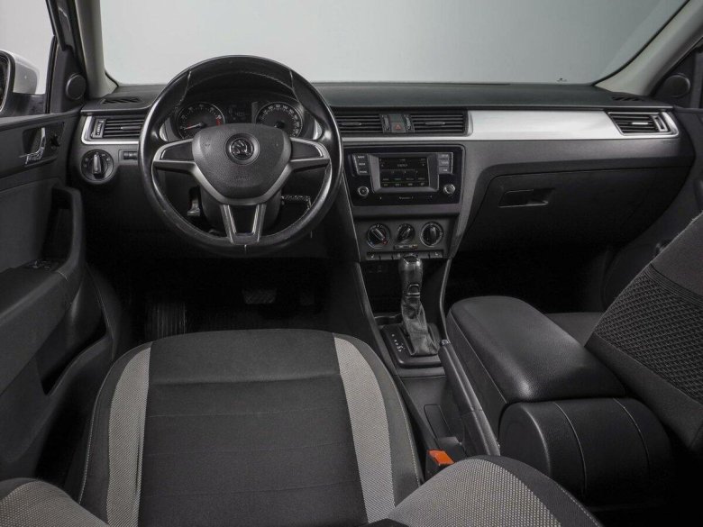 Шкода рапид 2017г автомат