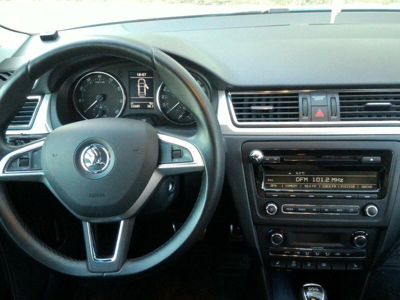 Шкода Рапид 2014 салон