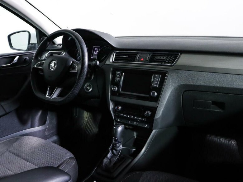 Skoda rapid 2015 салон