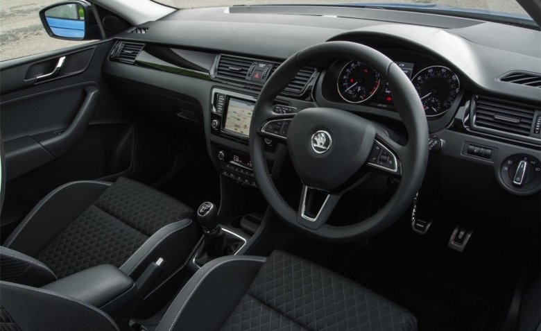 Шкода Рапид 2022 салон