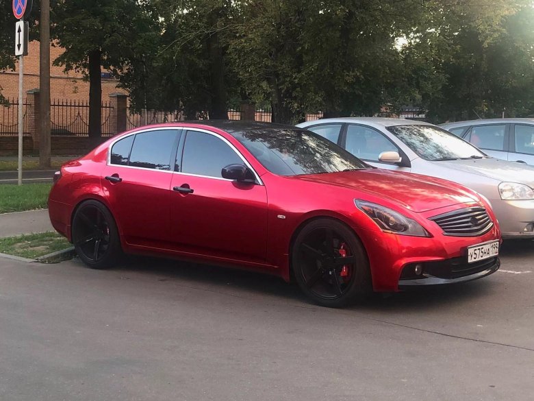 Красная Инфинити g35