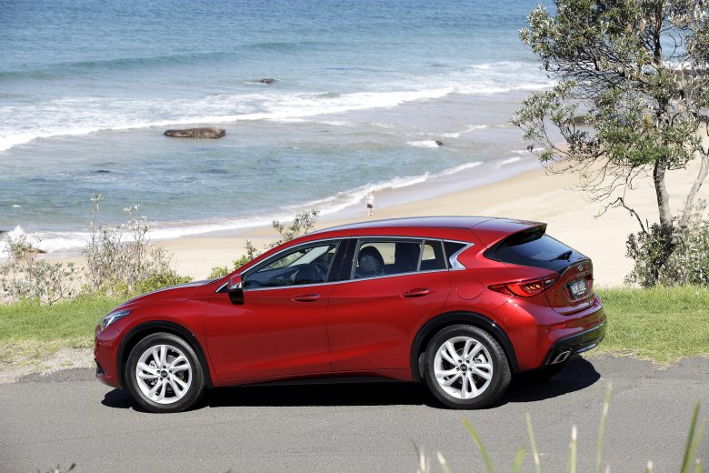 Инфинити красная