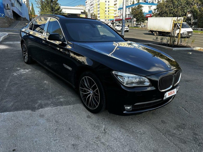 Бмв 750 2010
