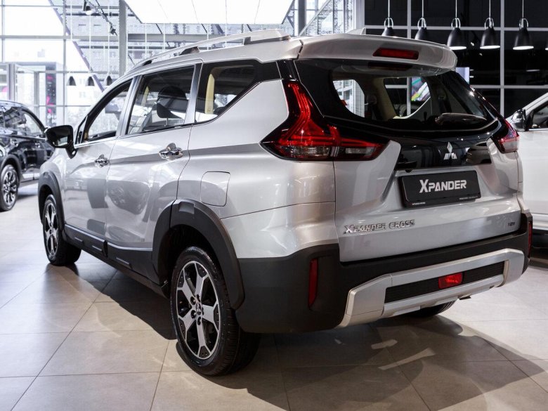 Mitsubishi xpander cross