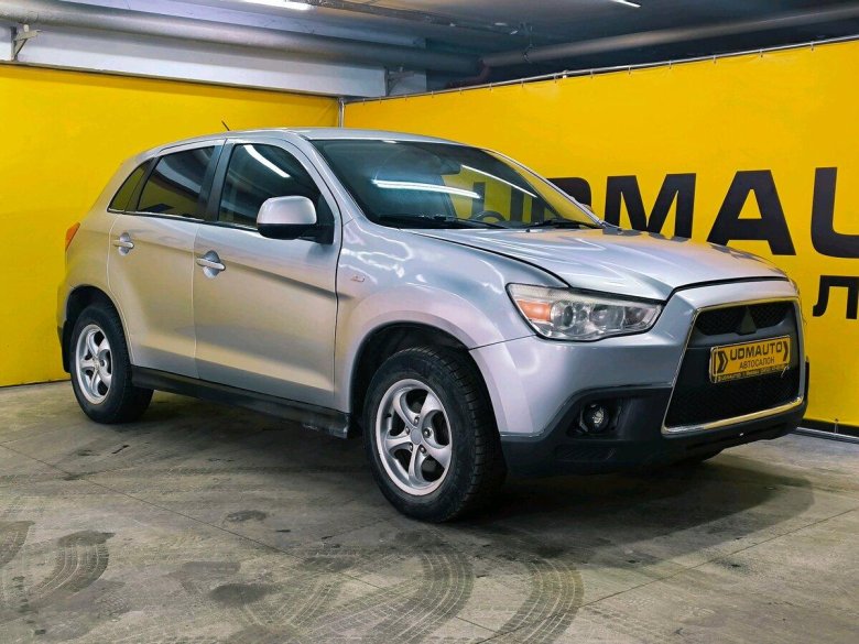 Mitsubishi asx 2011