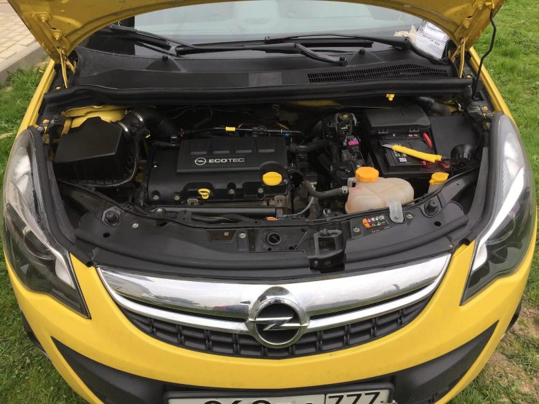 Опель Корса д под капотом