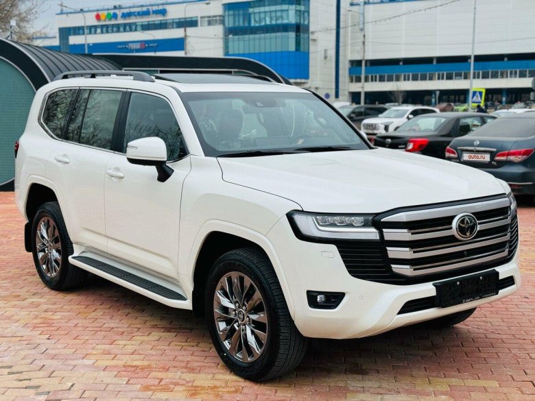 Toyota land cruiser 300