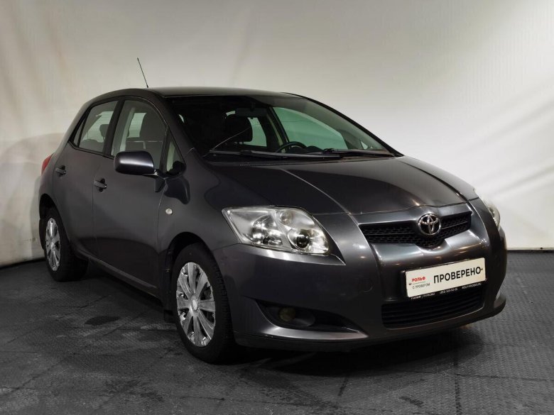 Тойота аурис 2008 года