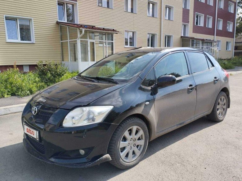 Тойота аурис 2008 года