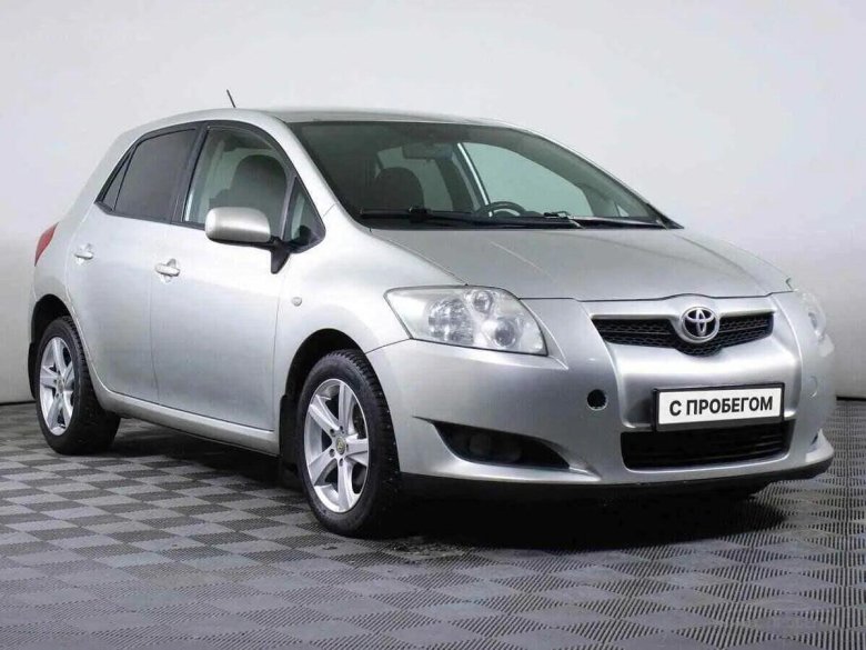 Тойота аурис 2008 года