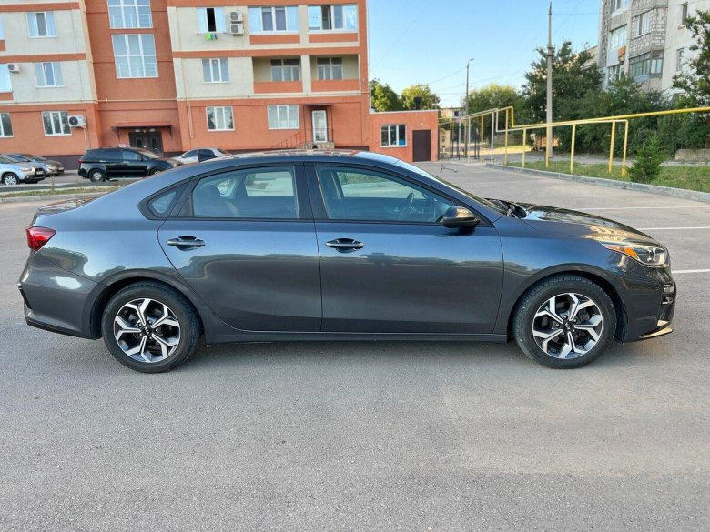 Kia Forte 3 тонированный