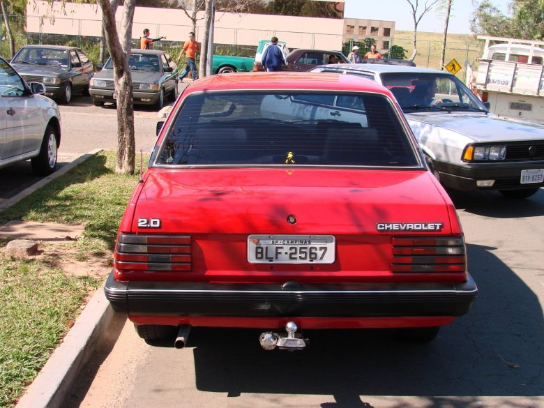 Chevrolet Monza 1982