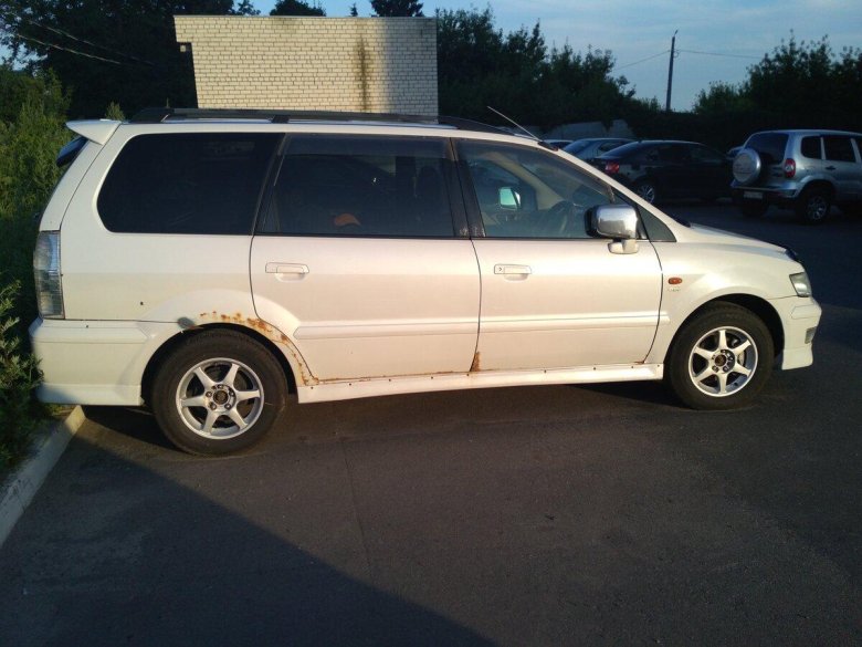 Митсубиси Шариот Грандис