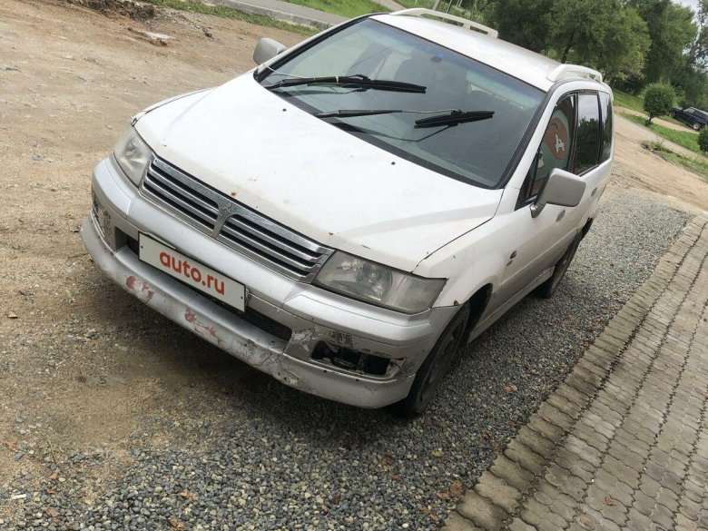 Мицубиси шариот грандис 1998