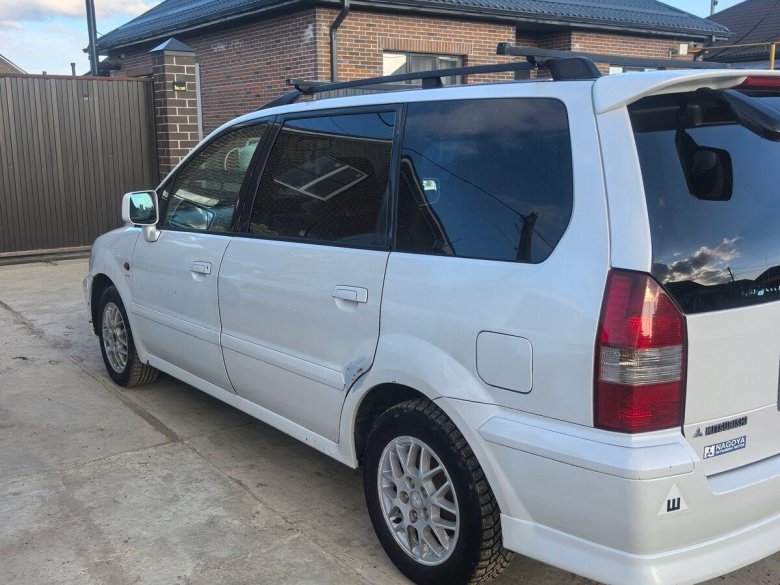 Митсубиси шариот грандис 1998