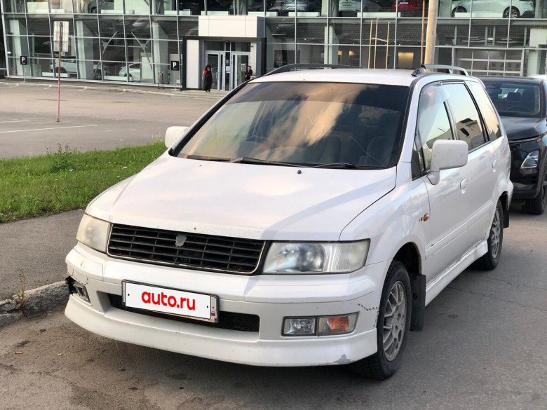 Мицубиси шариот 2000