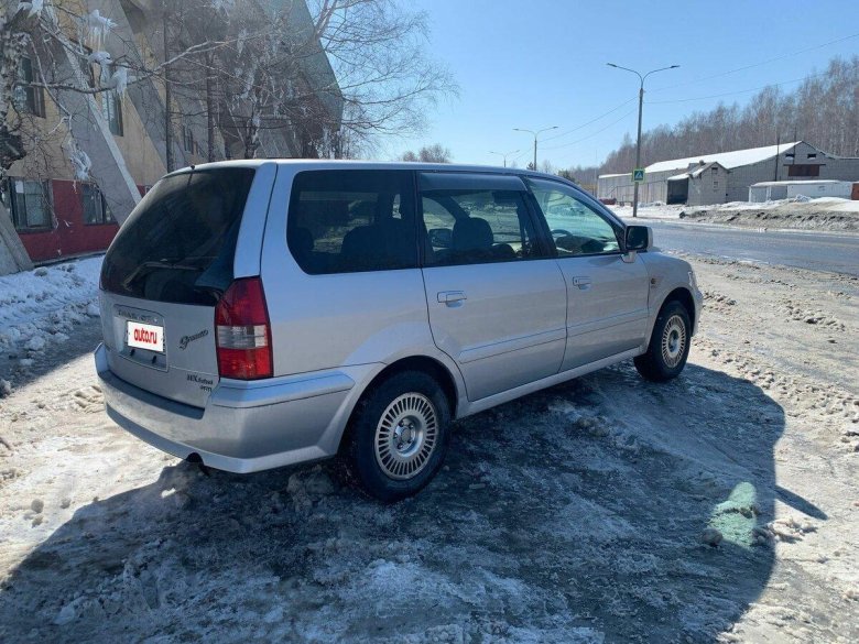 Митсубиси шариот спейс вагон