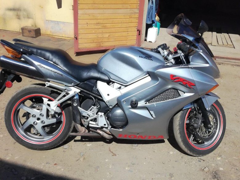 Honda VFR 800 2004