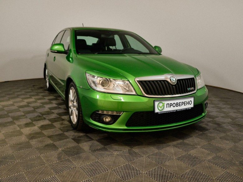 Зеленая шкода октавия