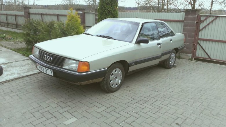 Ауди 100 1988 года