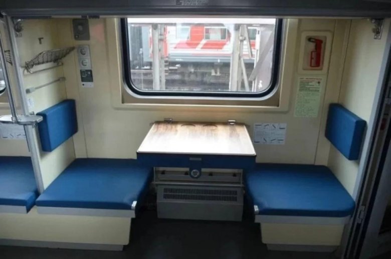 Фирменный вагон ржд плацкарт