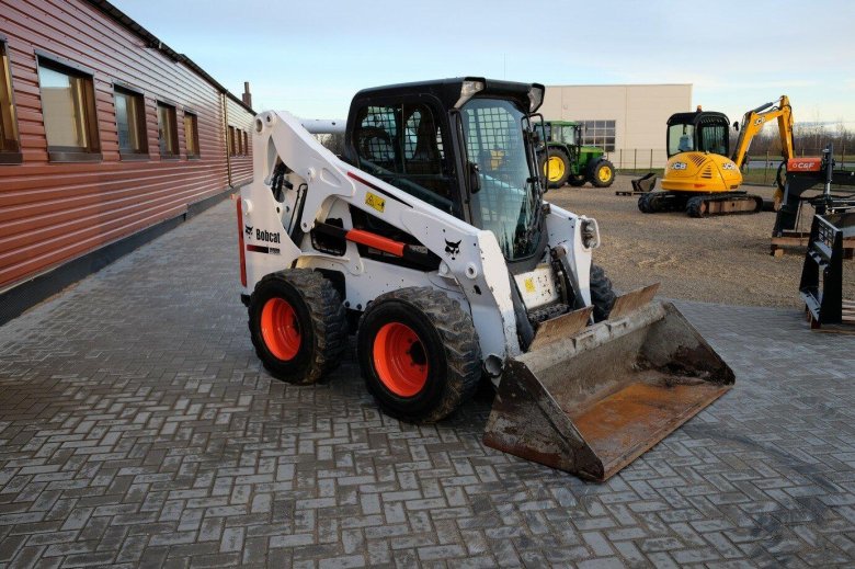 Bobcat мини погрузчик