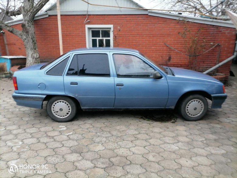 Opel kadett 1988 седан