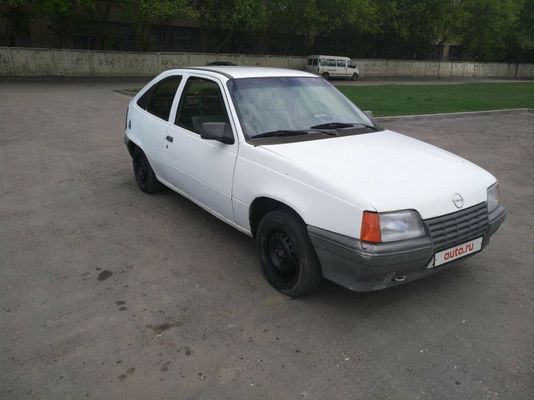 Opel Kadett 1986 хэтчбек
