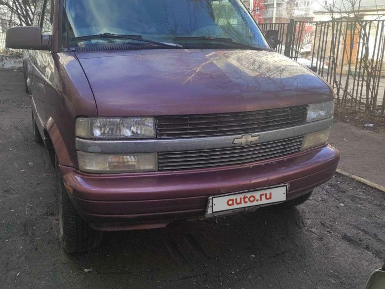 Chevrolet Astro минивэн 4,3 красный 1996