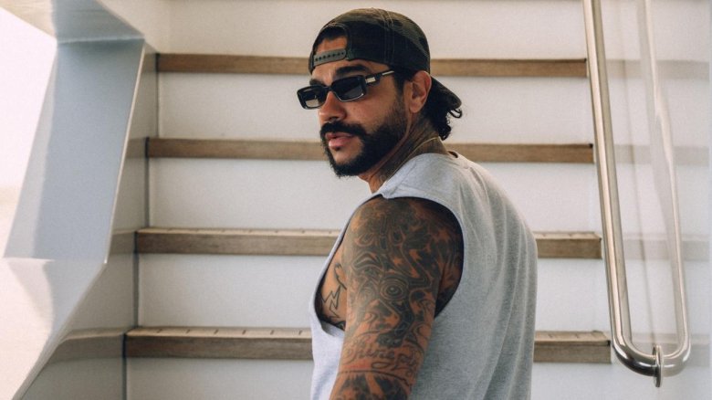 Тимати в очках