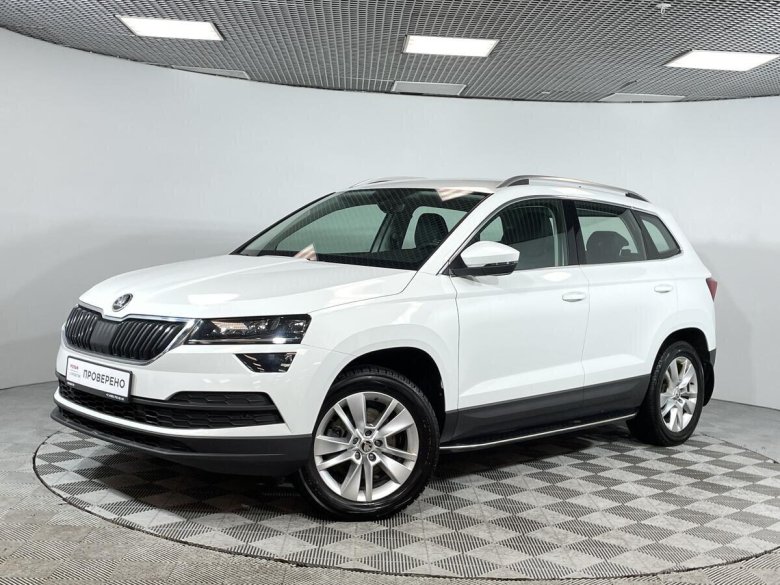 Skoda Karoq 2021 белый