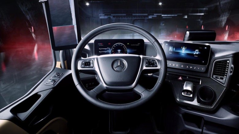 Mercedes benz актрос 2020