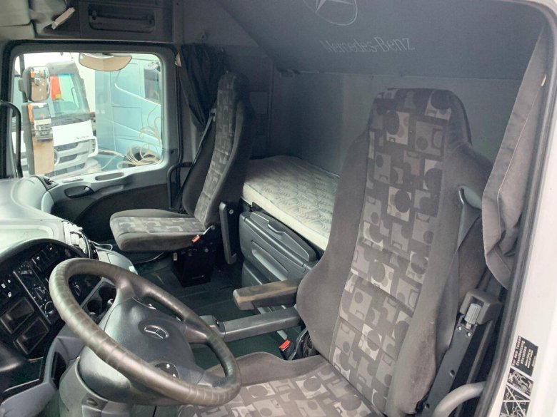 Mercedes Actros 1844 салон