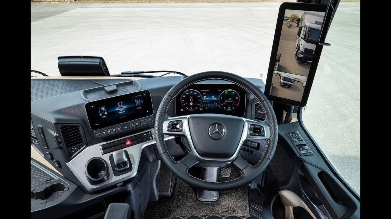 Мерседес-Бенц Актрос 2020 салон